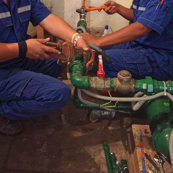 reparación de bombas de agua en la victoria